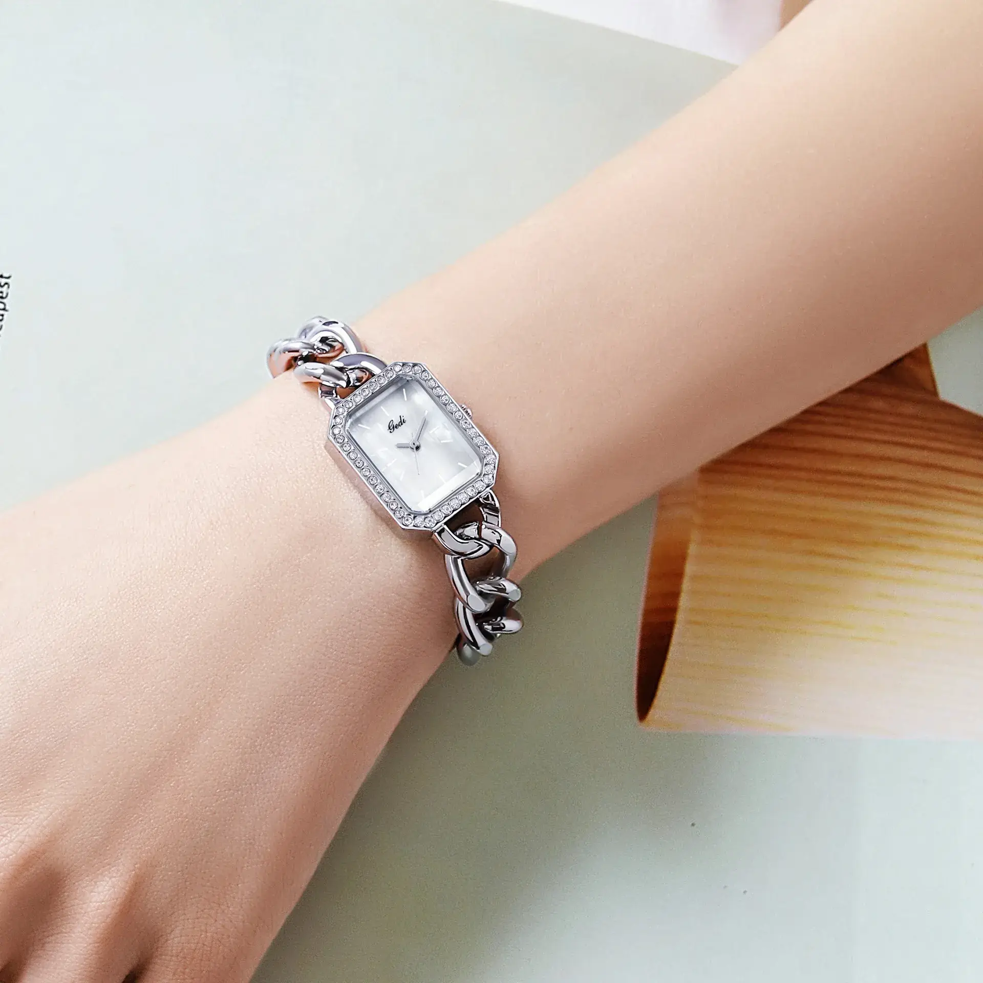 Goldie Light Luxury Women's Square Watch with Diamond Bracelet - Image 4