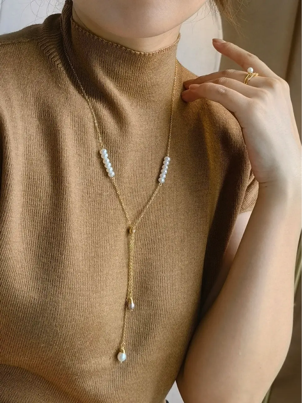 Natural Freshwater Pearl Necklace Women's Pull-out Design — feature 2