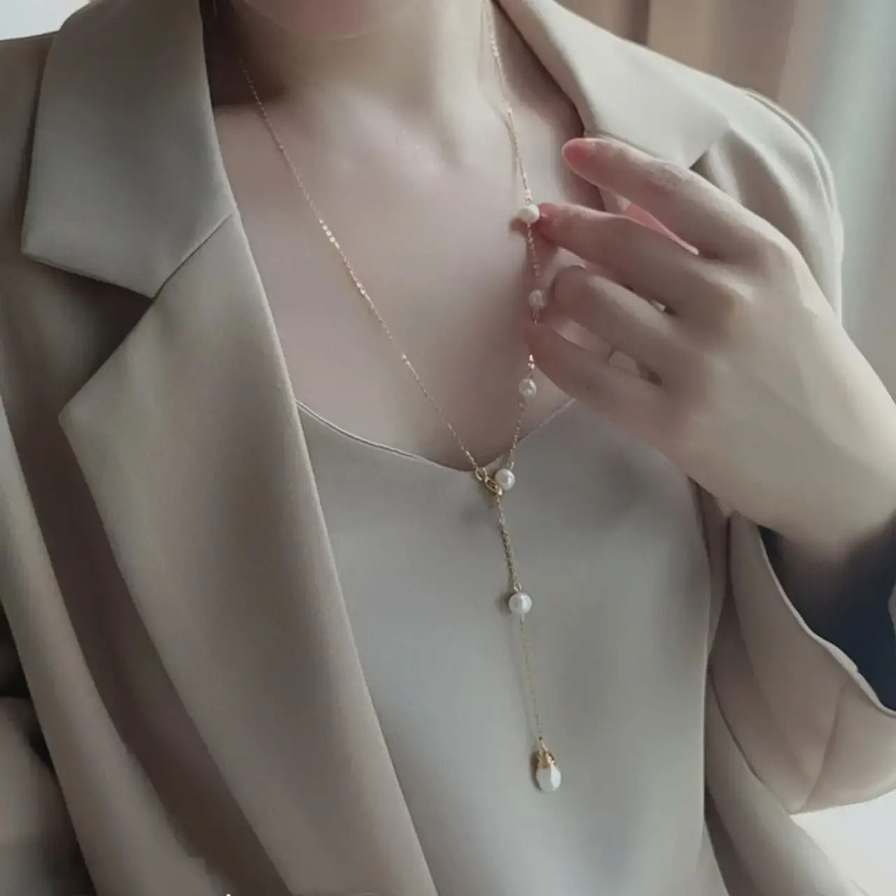 Luxury Pearl Necklace for Women Adjustable Elegant Long Chain — feature 7