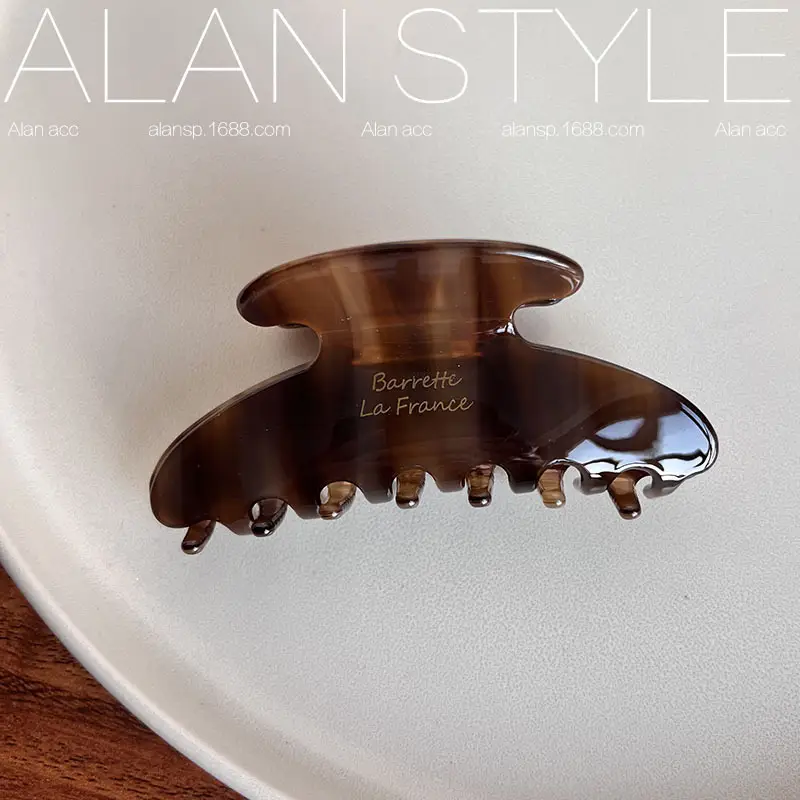 Spring & Summer Brown Acetate Shark Hair Clips Large - Image 3