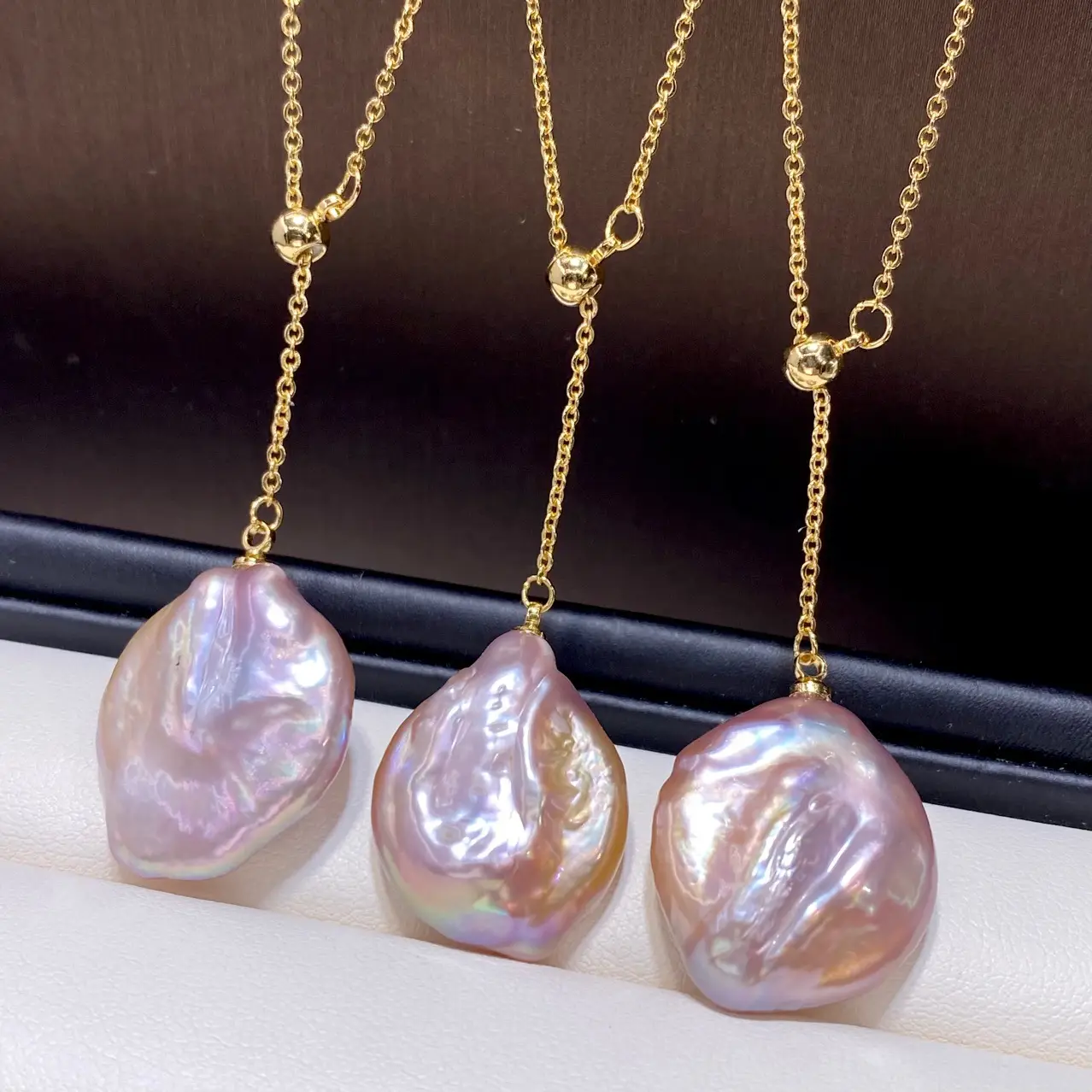 Natural Freshwater Baroque Pearl Pendant Set — feature 1