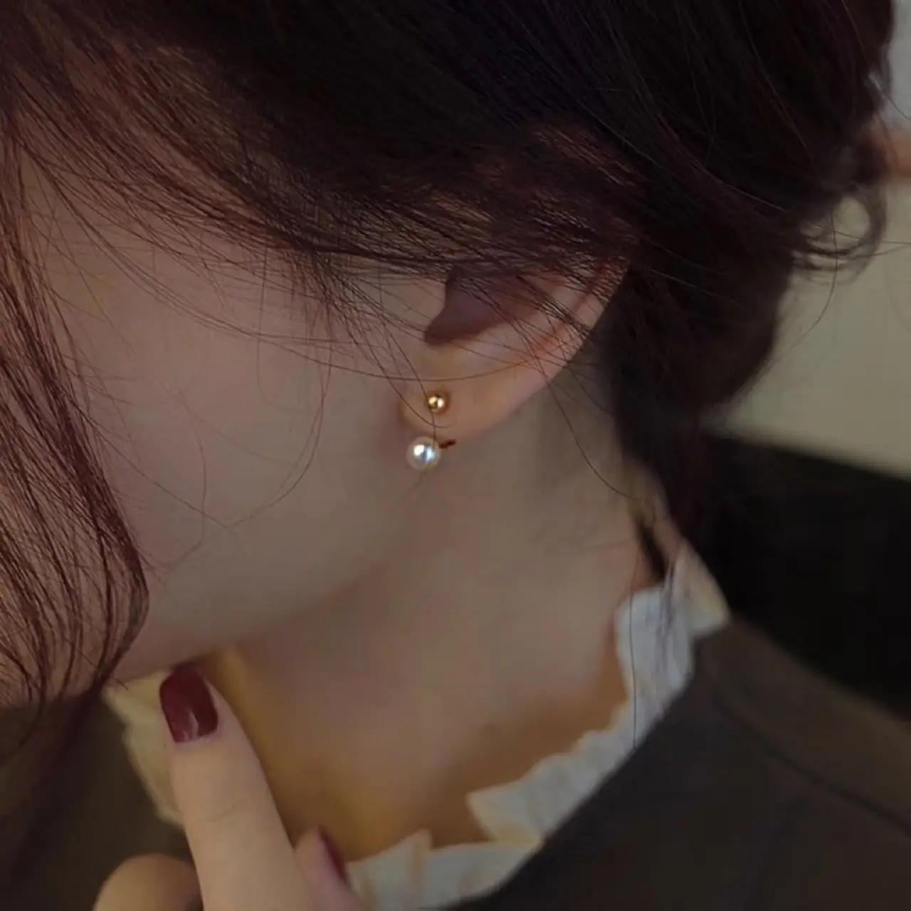 Pearl Gold Ear Studs for Women Summer 2024 - Image 3