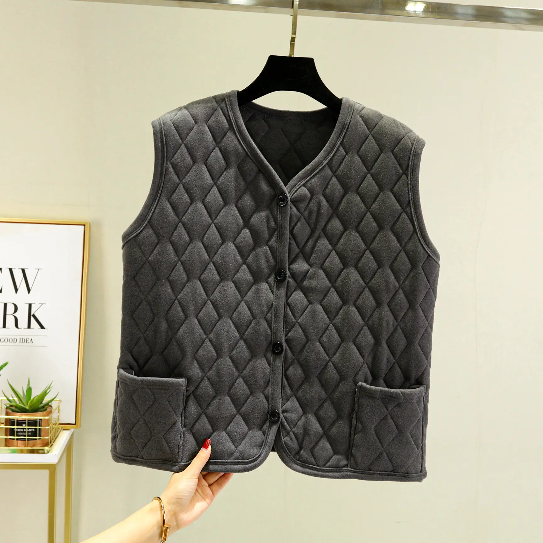 Korean Style Rhombus Pocket Vest Winter Multi Layer Thickened Gold Silk Cotton Vest Loose Outer Wear Plus Size Waistcoat - Image 2