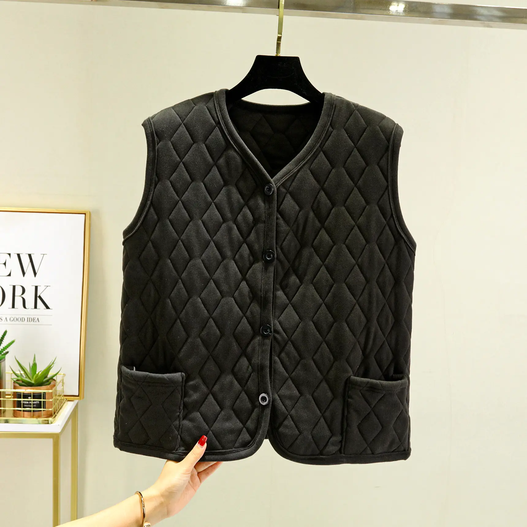 Korean Style Rhombus Pocket Vest Winter Multi Layer Thickened Gold Silk Cotton Vest Loose Outer Wear Plus Size Waistcoat — feature 5