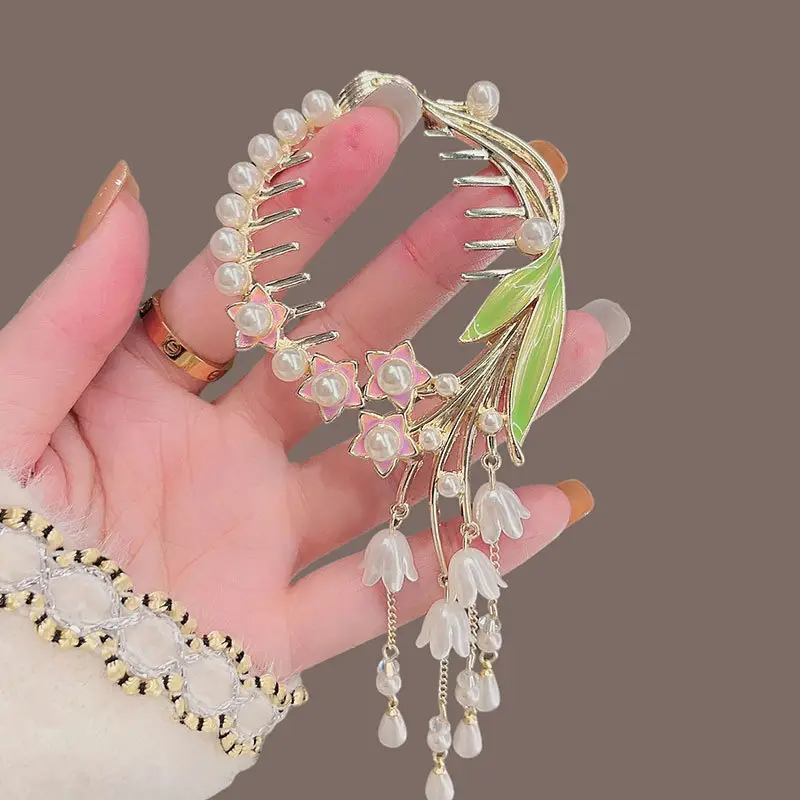 Pearl & Rhinestone Butterfly Hairpin for Women - Image 10