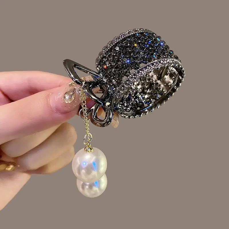 Pearl & Rhinestone Butterfly Hairpin for Women - Image 17