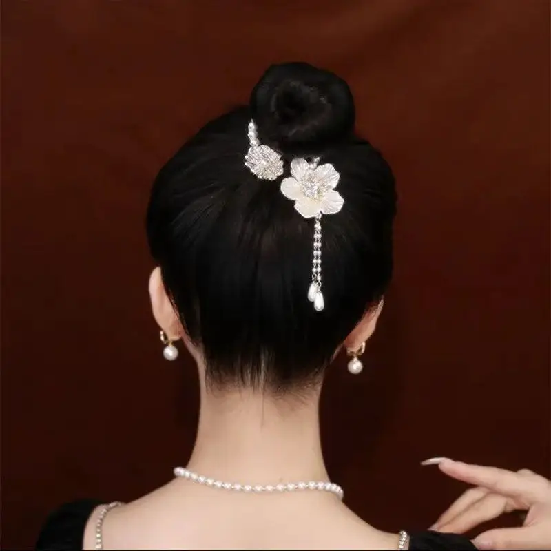 Pearl & Rhinestone Butterfly Hairpin for Women - Image 4