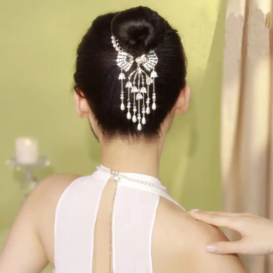 Pearl & Rhinestone Butterfly Hairpin for Women - Image 6