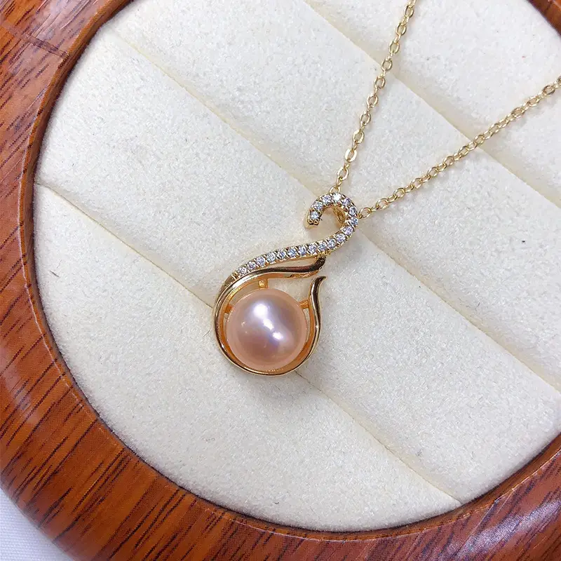 Pearl Pendant Necklace for Women with Simple Design - Image 3
