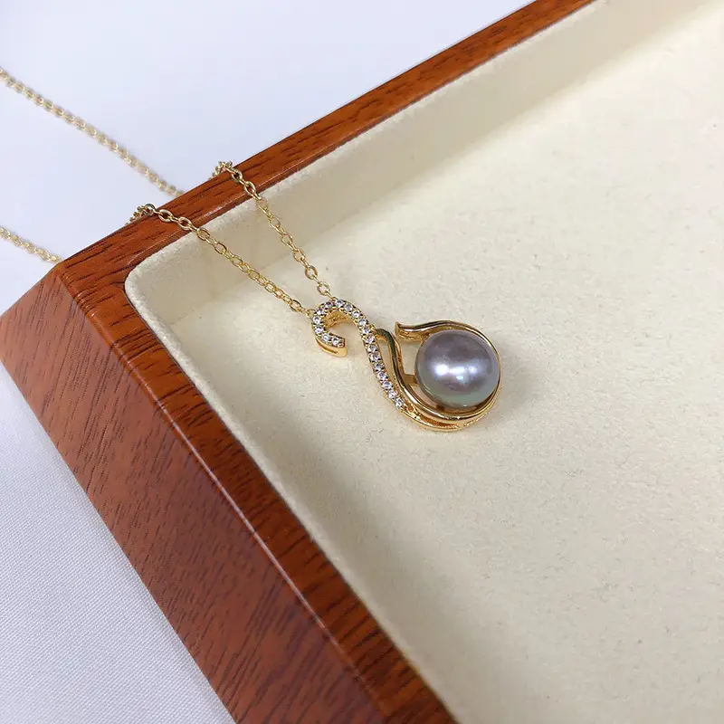 Pearl Pendant Necklace for Women with Simple Design - Image 5