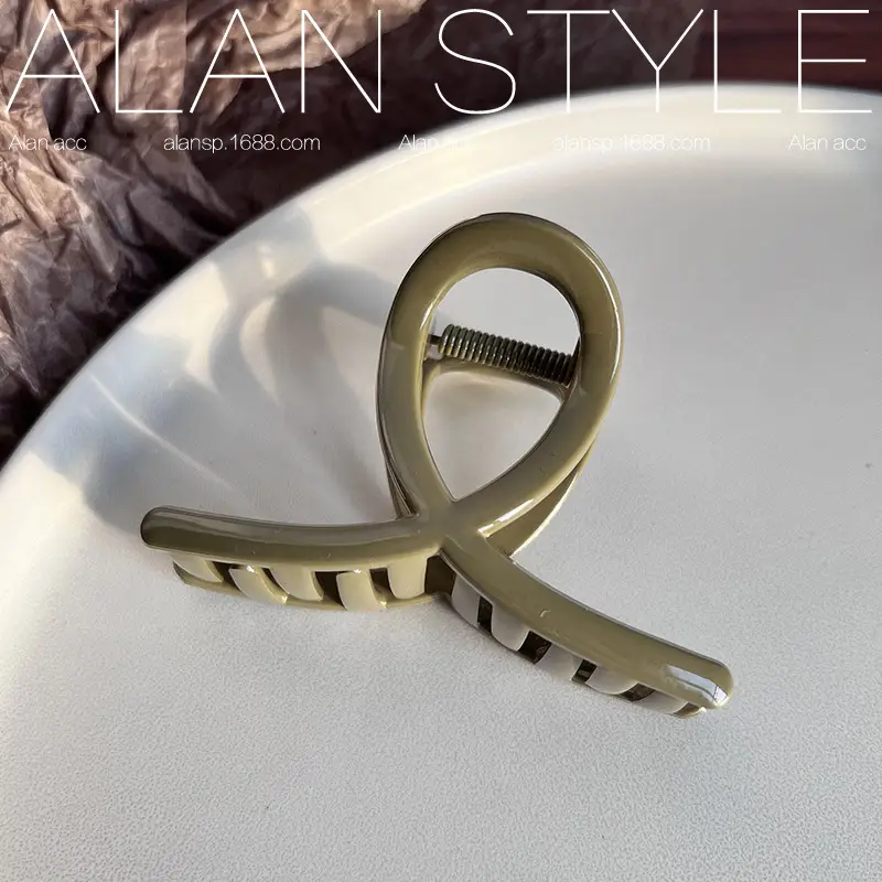 Black Shark Clip for Hair Accessories Women Medium - Image 4