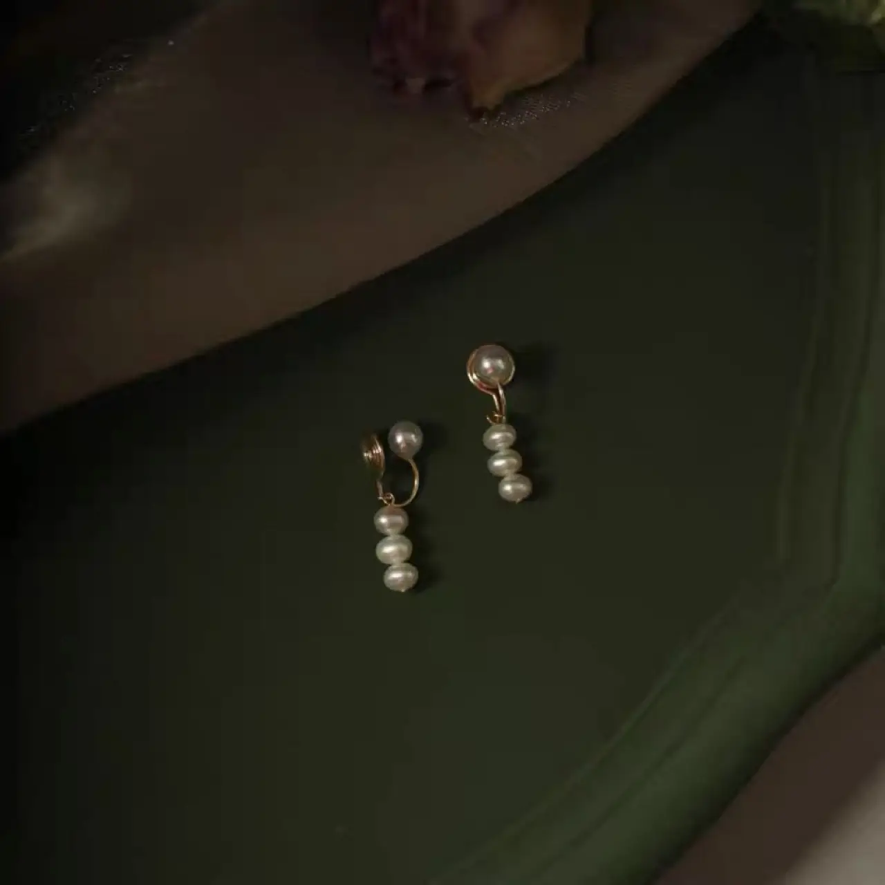 Pearl Earrings 925 Silver 3 Beads Mosquito Repellent — feature 10