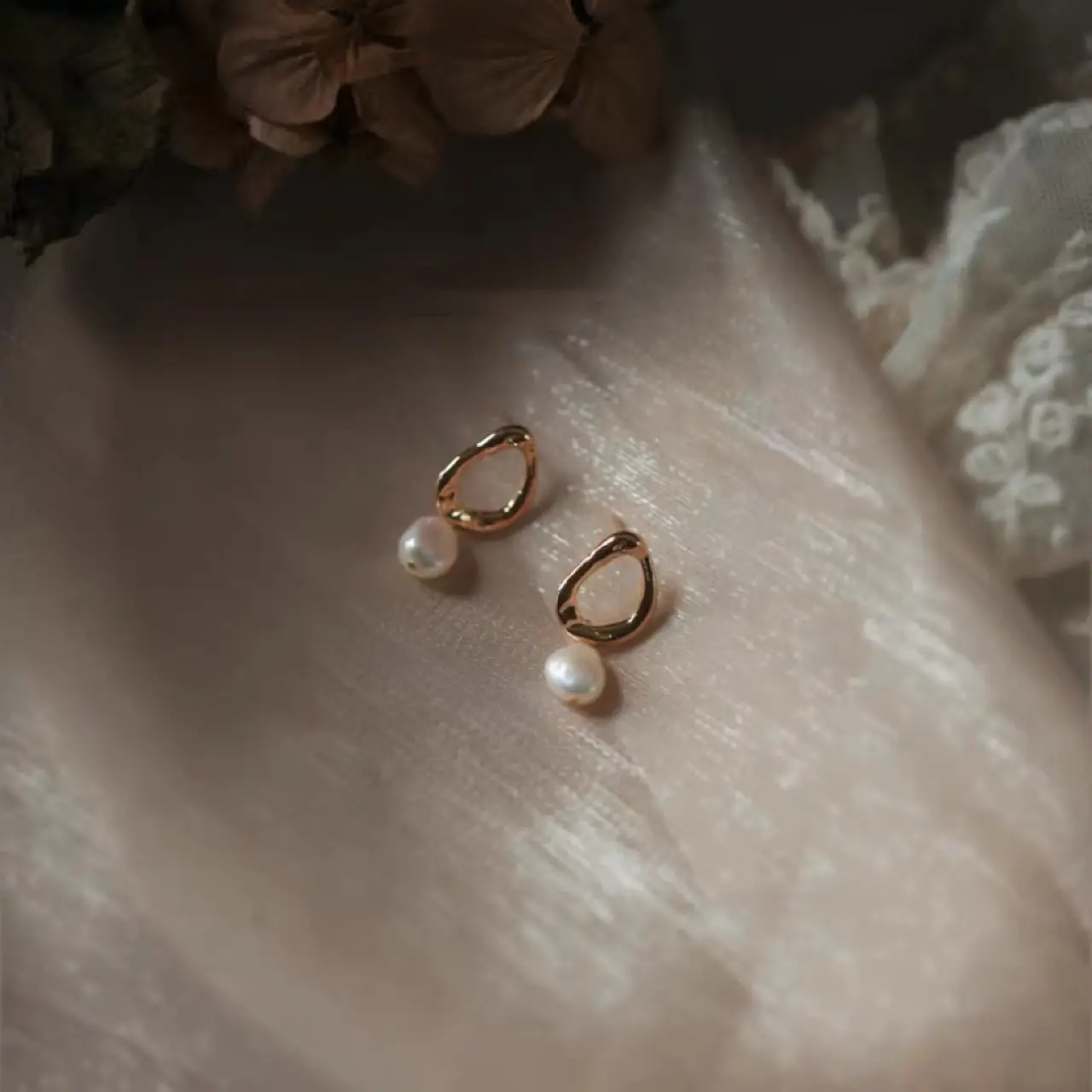 Natural Freshwater Pearl Earrings s925 Silver - Image 2