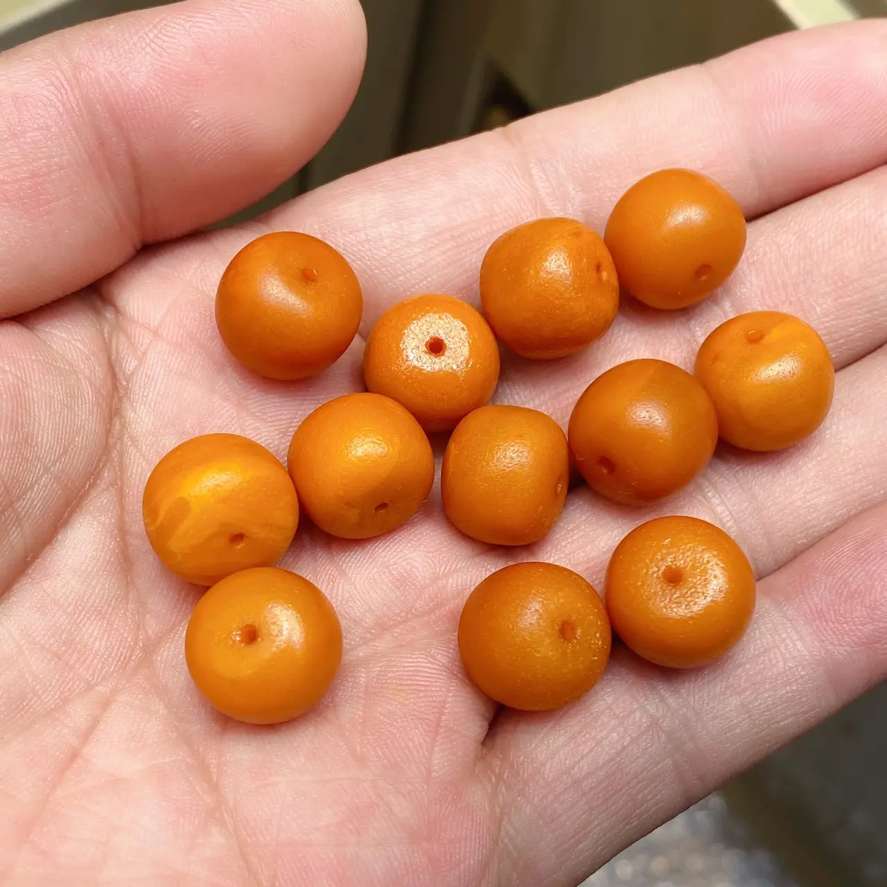 Natural Orange Peel Old Wax Beads for Crafts & Decor - Image 3