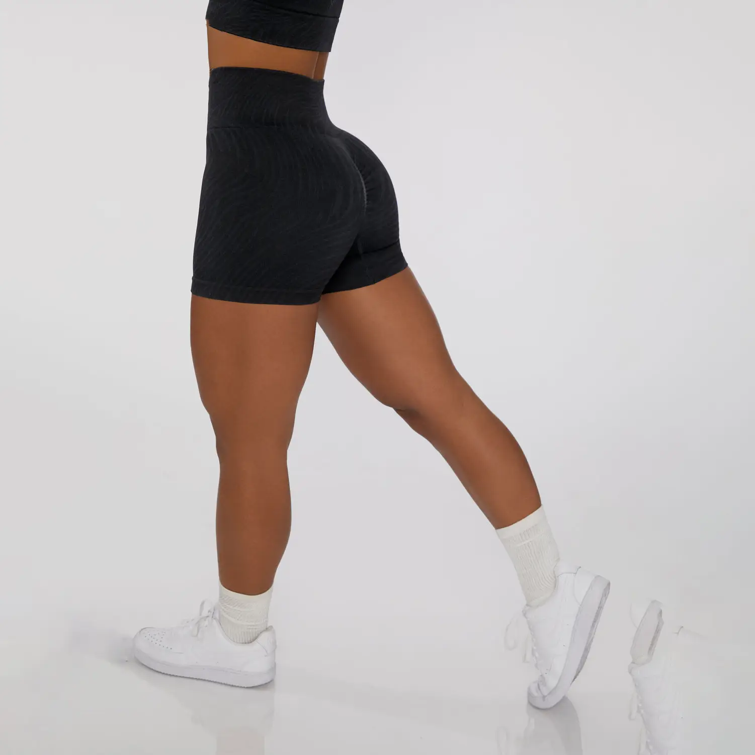 Seamless Knitted Yoga Suit Women High Waist Shorts - Image 11