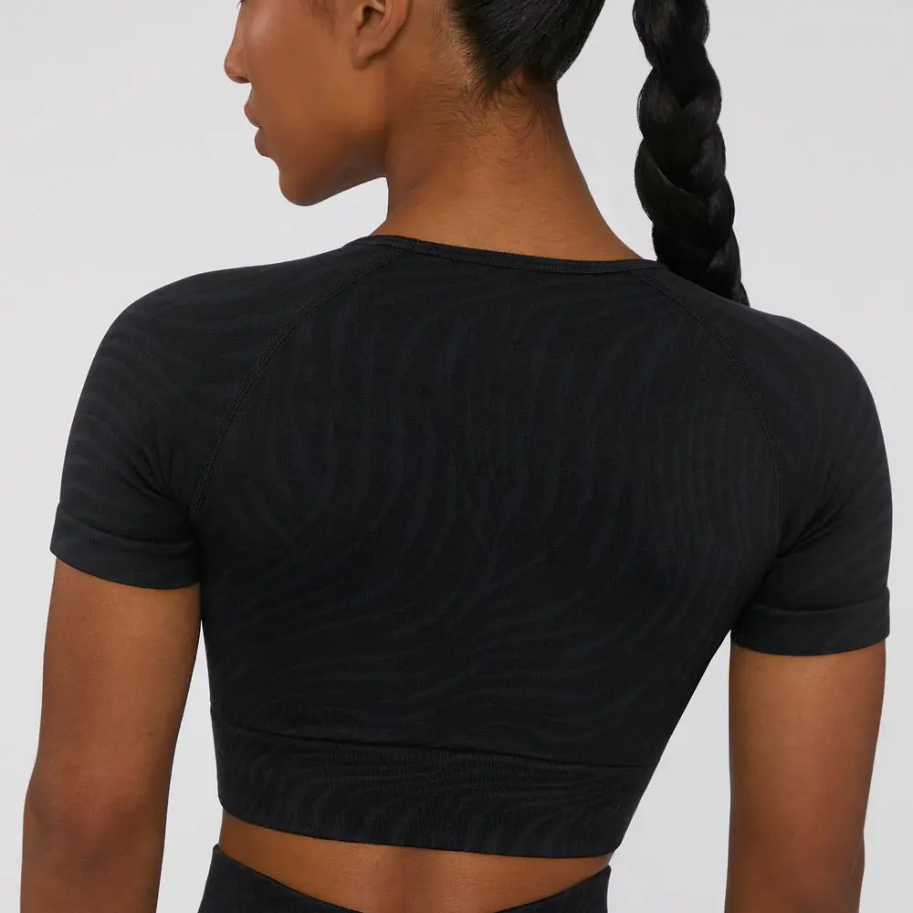Seamless Knitted Yoga Suit Women High Waist Shorts - Image 9
