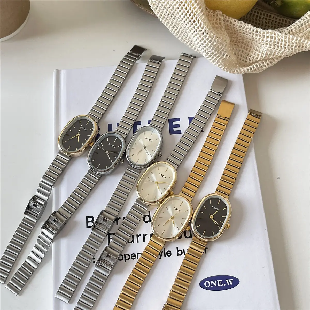 Retro Simple Temperament Oval Dial Steel Band Watch - Image 4