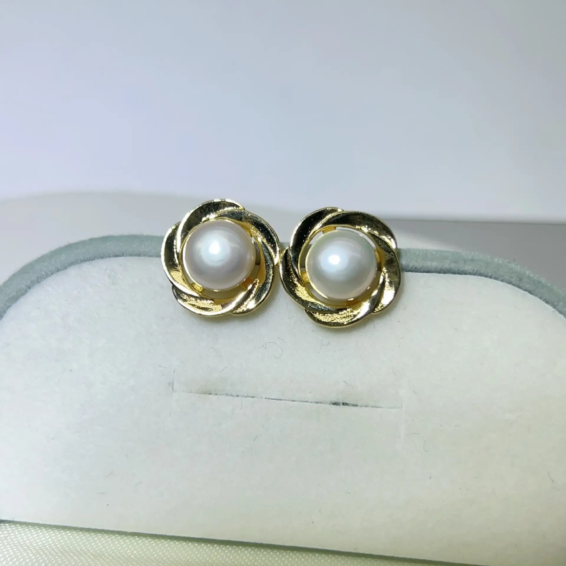 S925 Gold Pearl Earrings Set for Women - Image 11