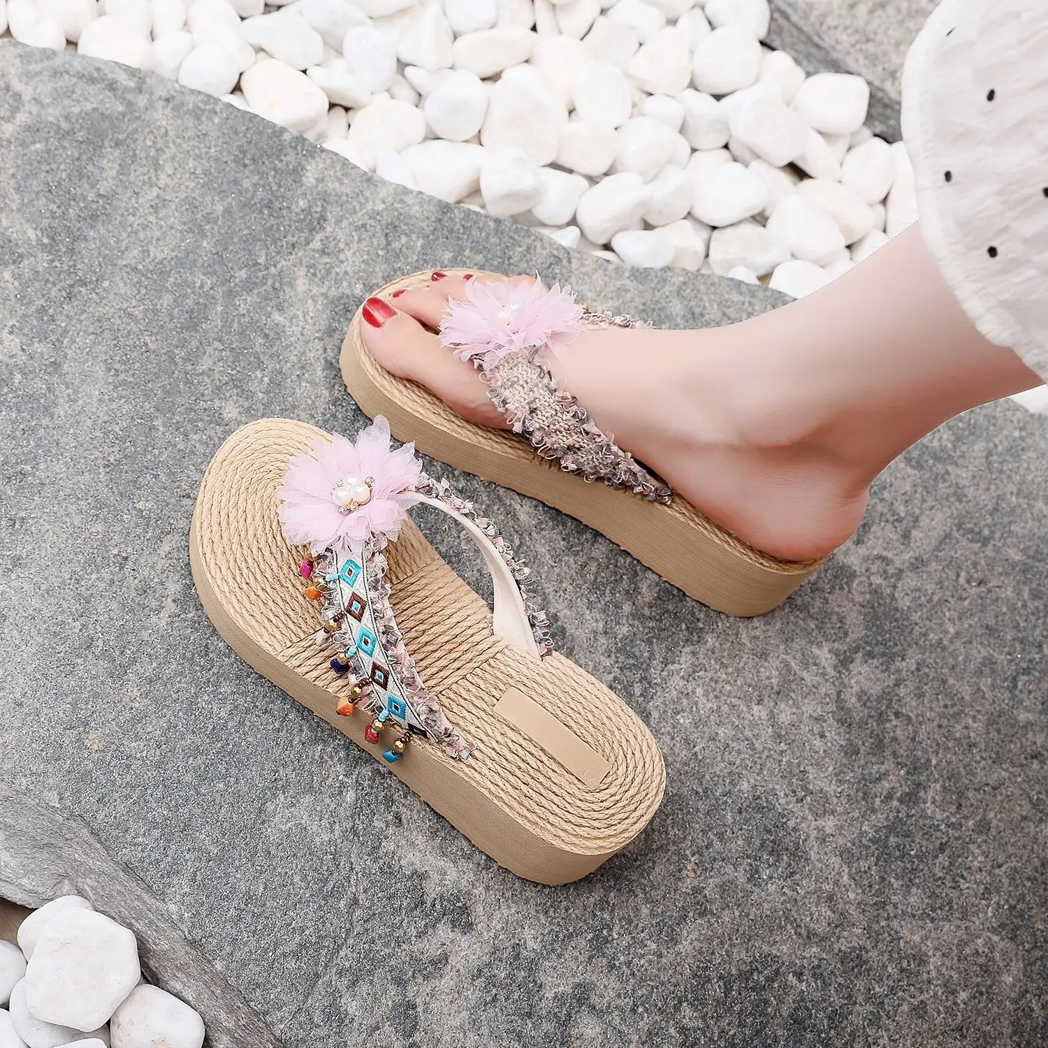 Women's Flower Decorated Thick Sole Flip Flops