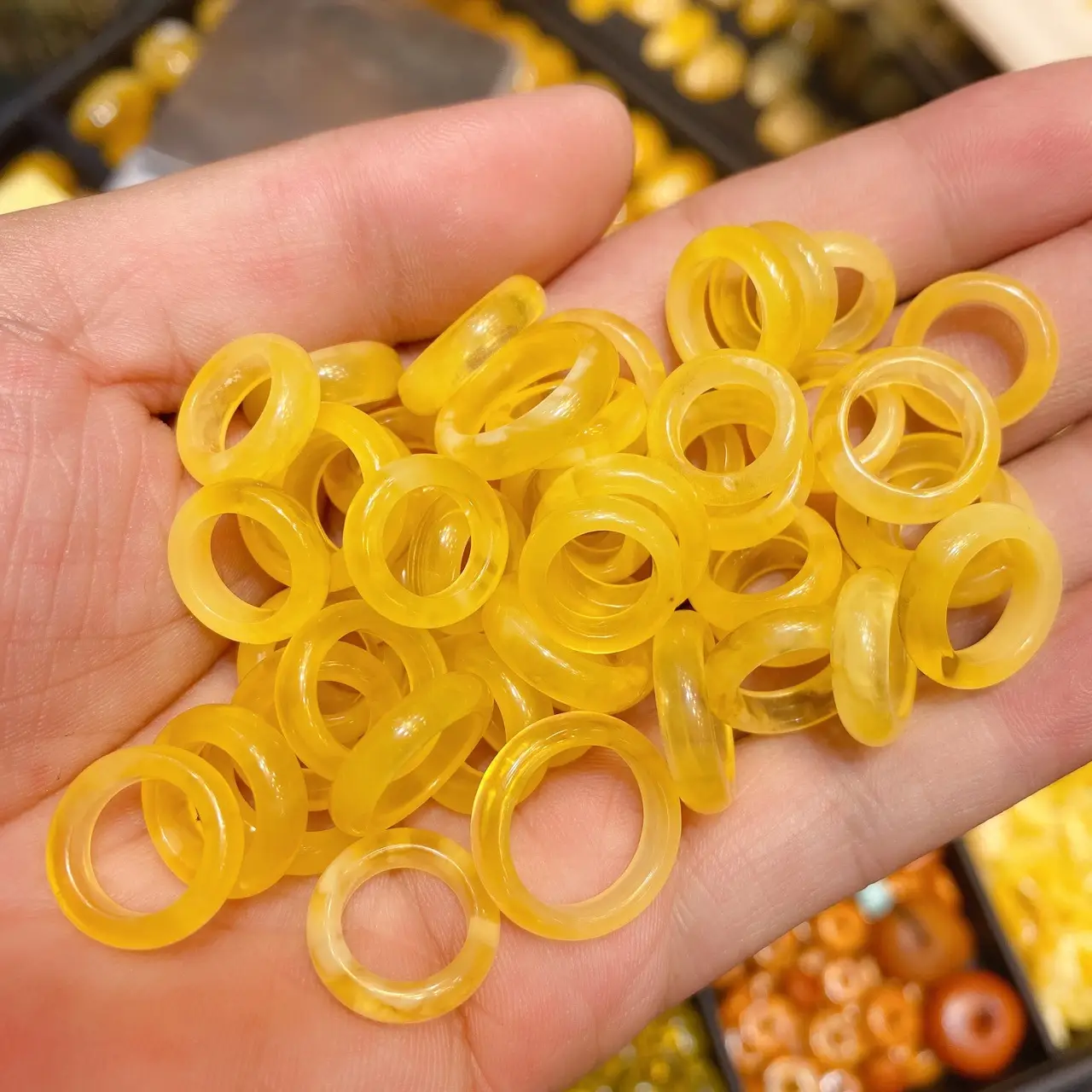 Natural Russian Beeswax Running Rings Yellow Self-Design - Image 3