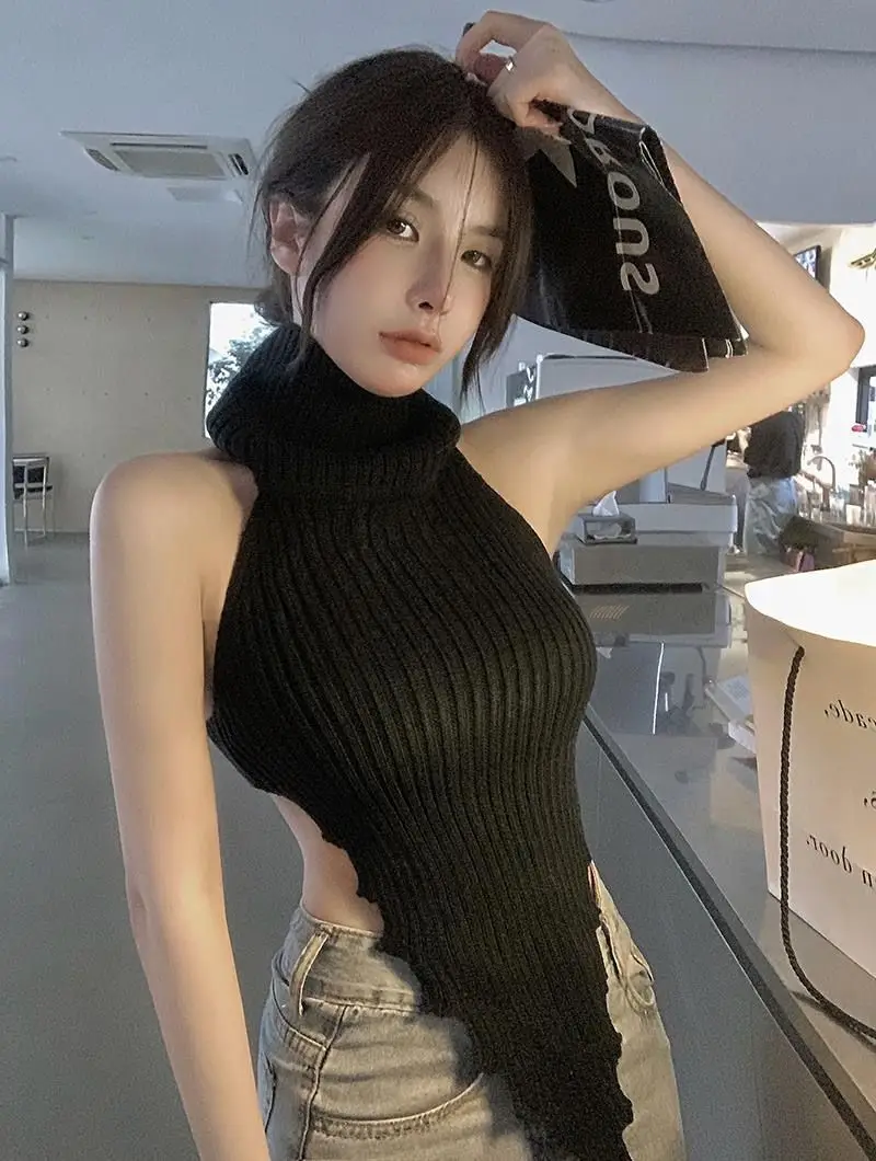 Women's Knitted Sleeveless Turtleneck Vest & Shorts Set — feature 12