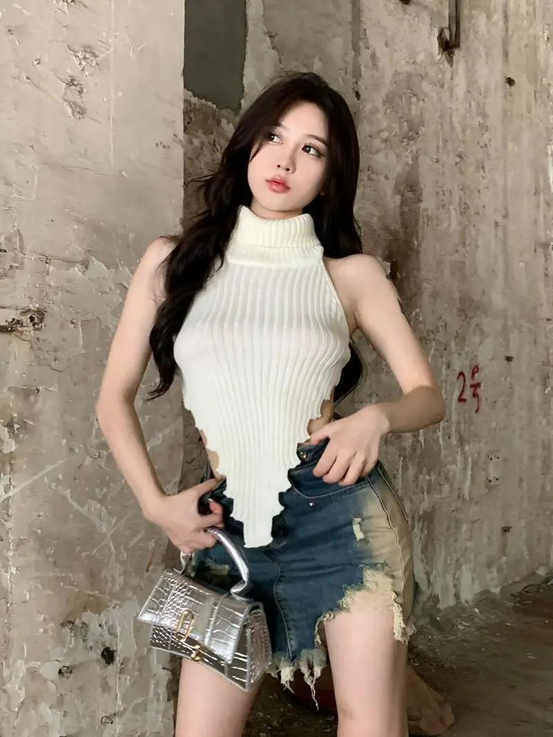 Women's Knitted Sleeveless Turtleneck Vest & Shorts Set — feature 18