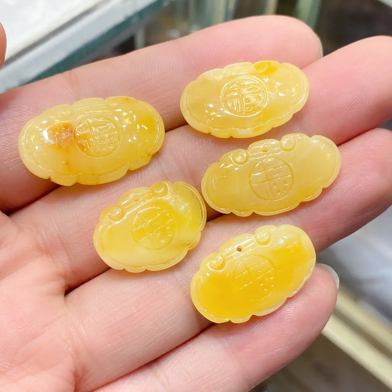 Natural Russian Beeswax Ruyi Lock Accessories - Image 2
