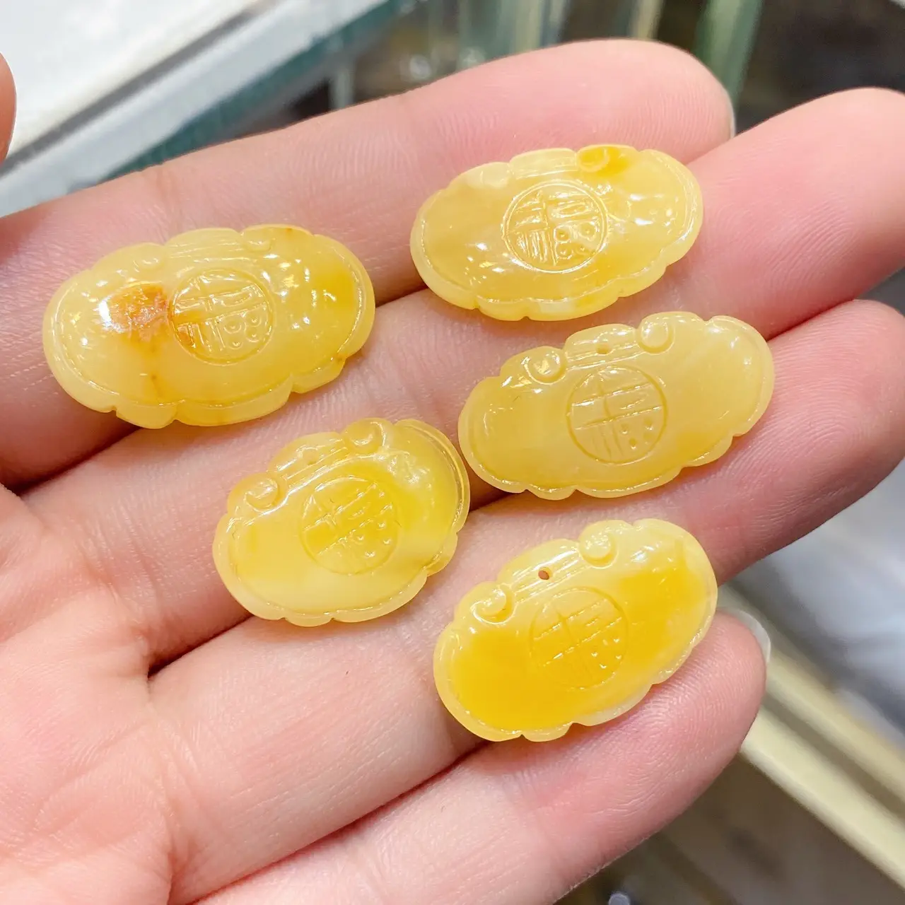 Natural Russian Beeswax Ruyi Lock Accessories - Image 3