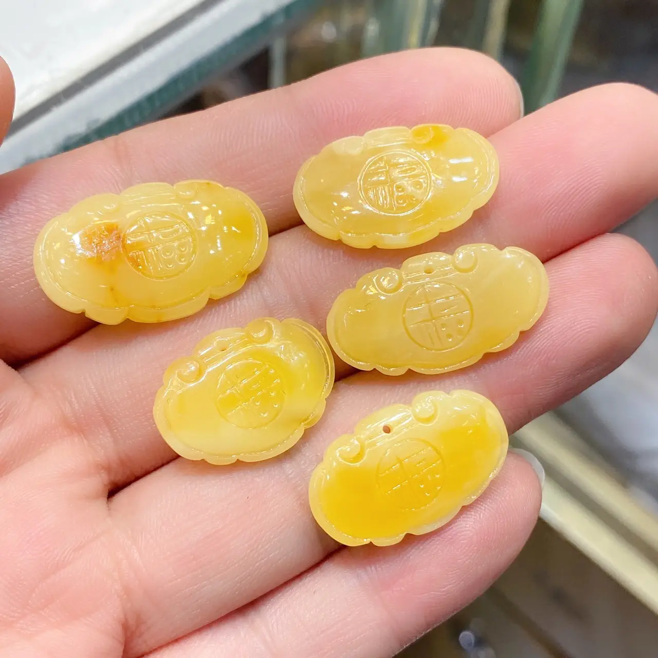 Natural Russian Beeswax Ruyi Lock Accessories - Image 4