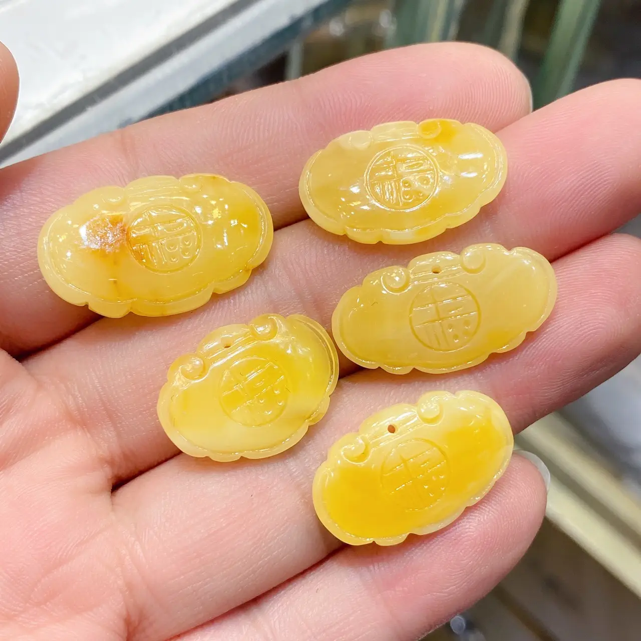 Natural Russian Beeswax Ruyi Lock Accessories — feature 6