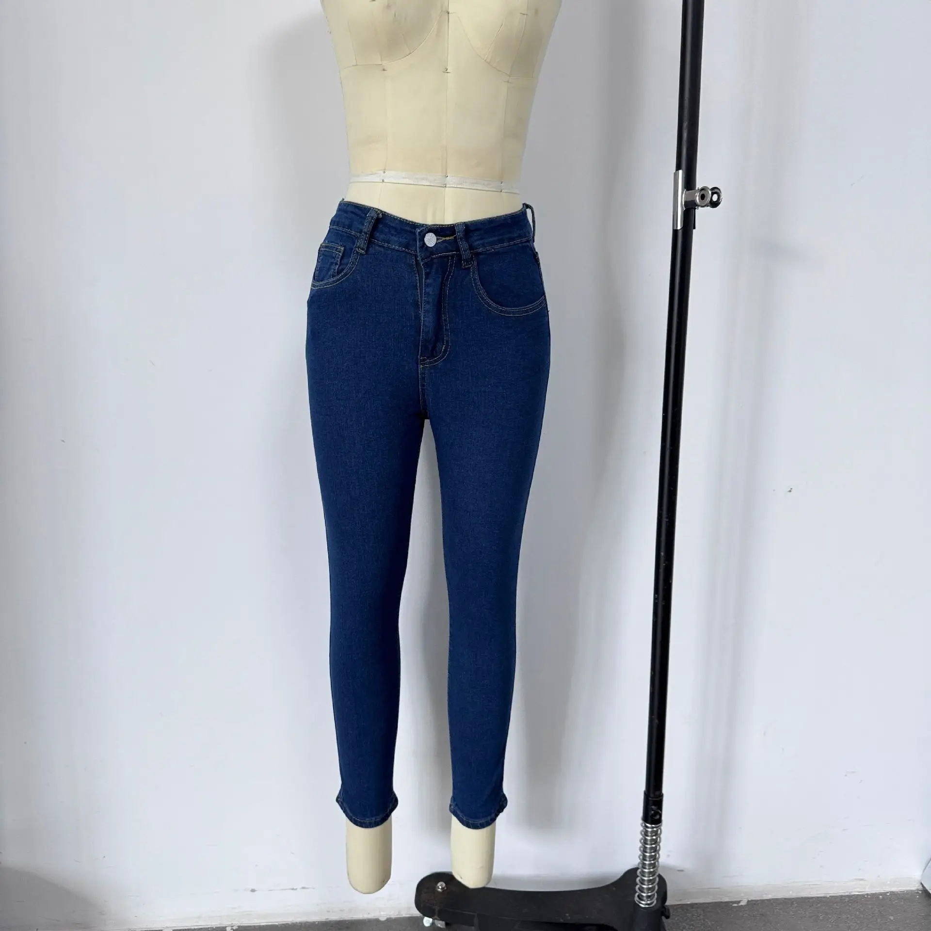 Women Blue Tight Denim Jeans 2022 Winter Commute — feature 4