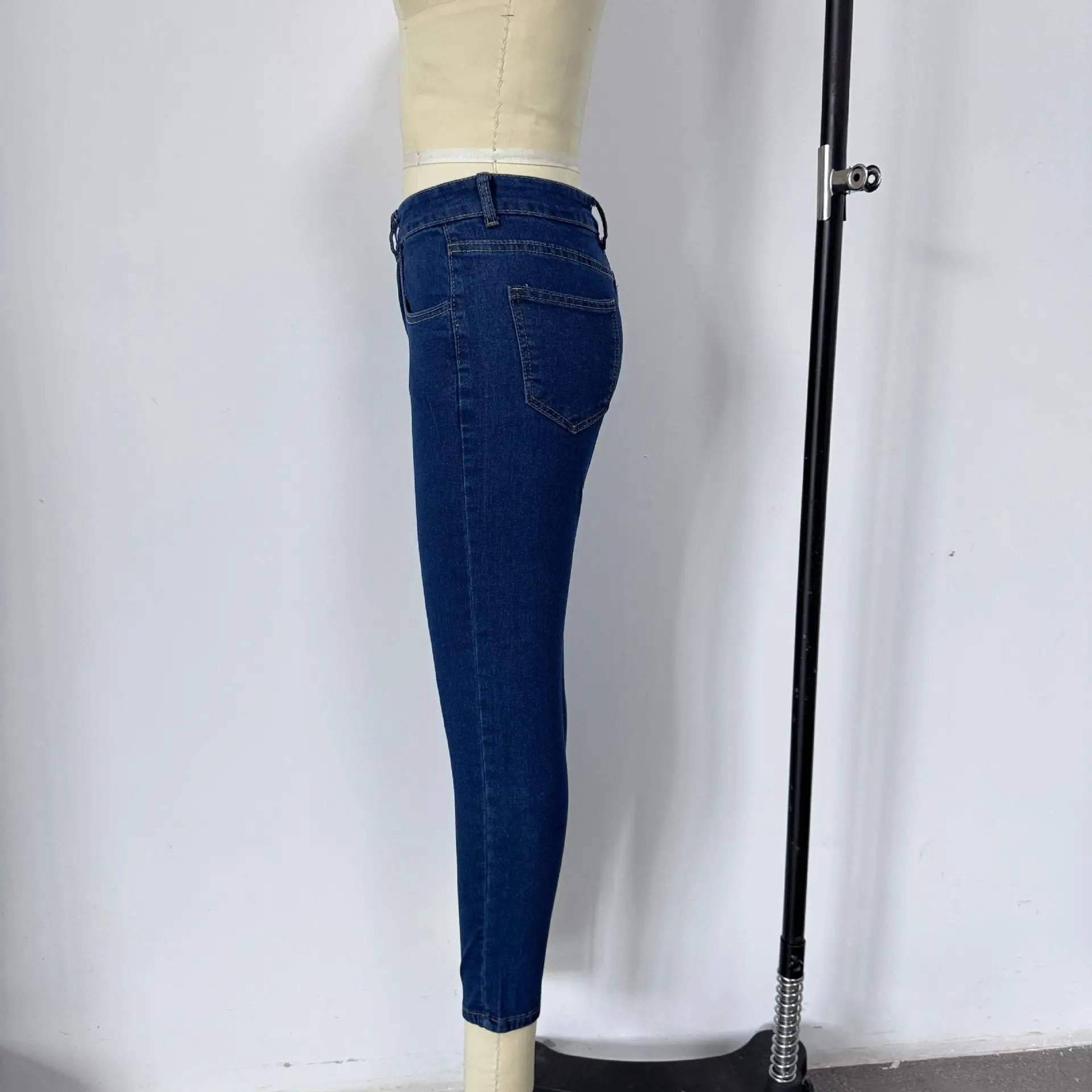 Women Blue Tight Denim Jeans 2022 Winter Commute — feature 5