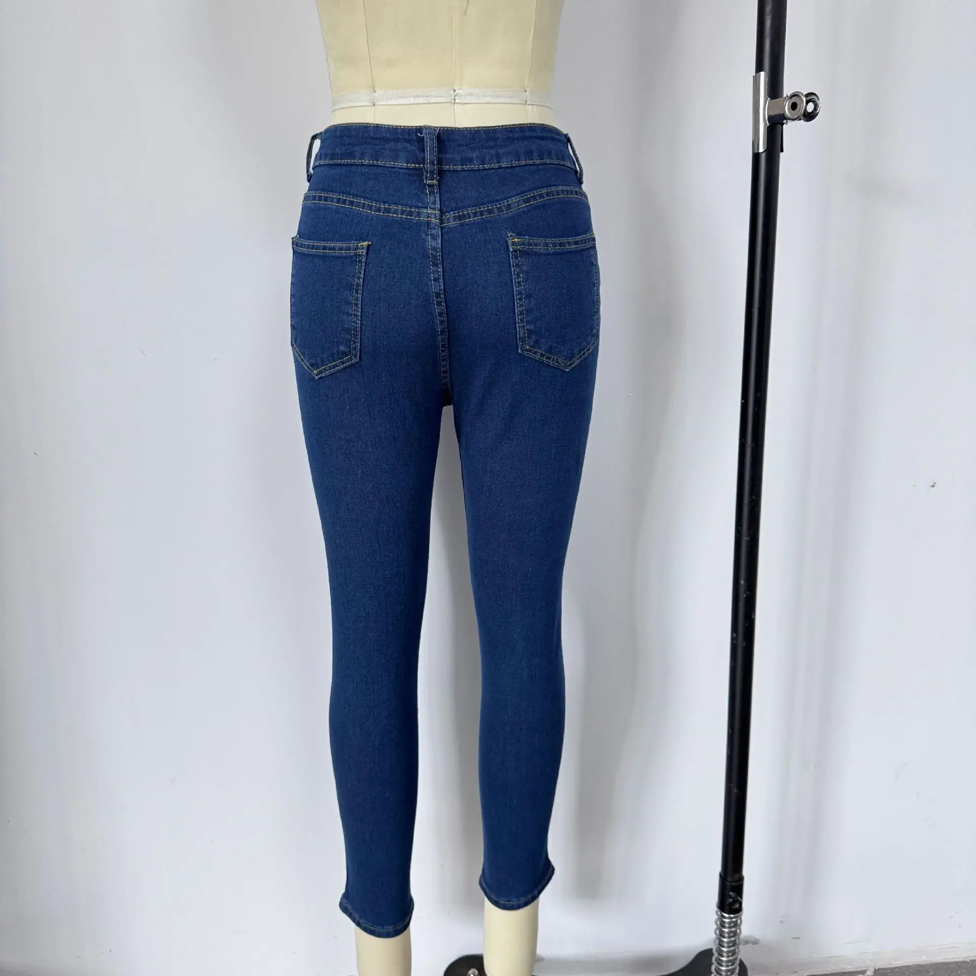 Women Blue Tight Denim Jeans 2022 Winter Commute — feature 6