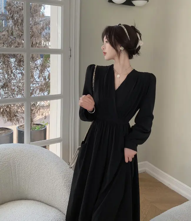 Black V-Neck Fat Girl Dress 2025 — feature 19