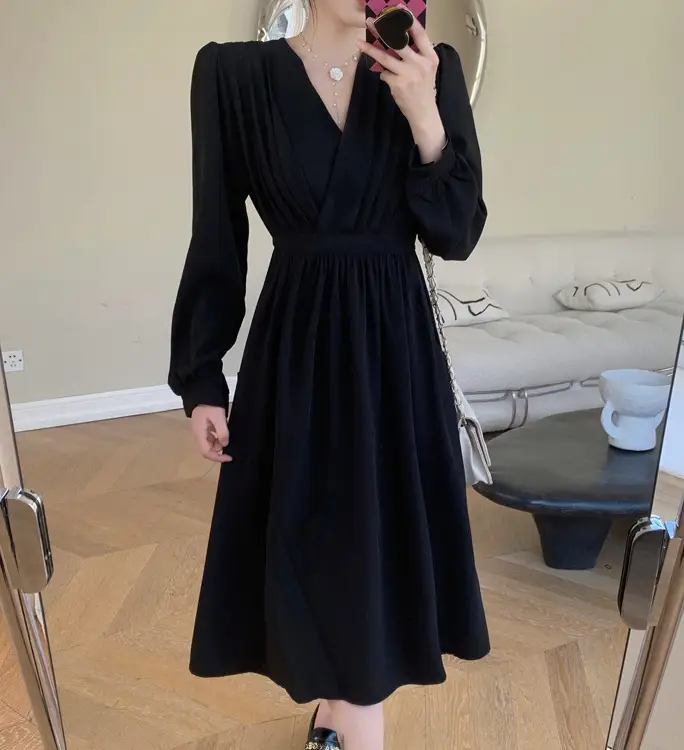 Black V-Neck Fat Girl Dress 2025 — feature 20