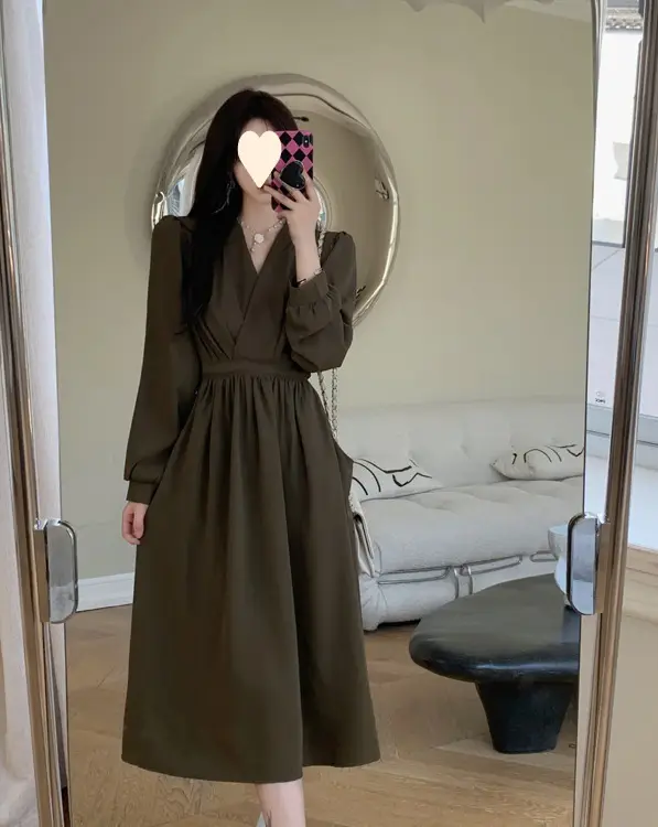 Black V-Neck Fat Girl Dress 2025 — feature 4