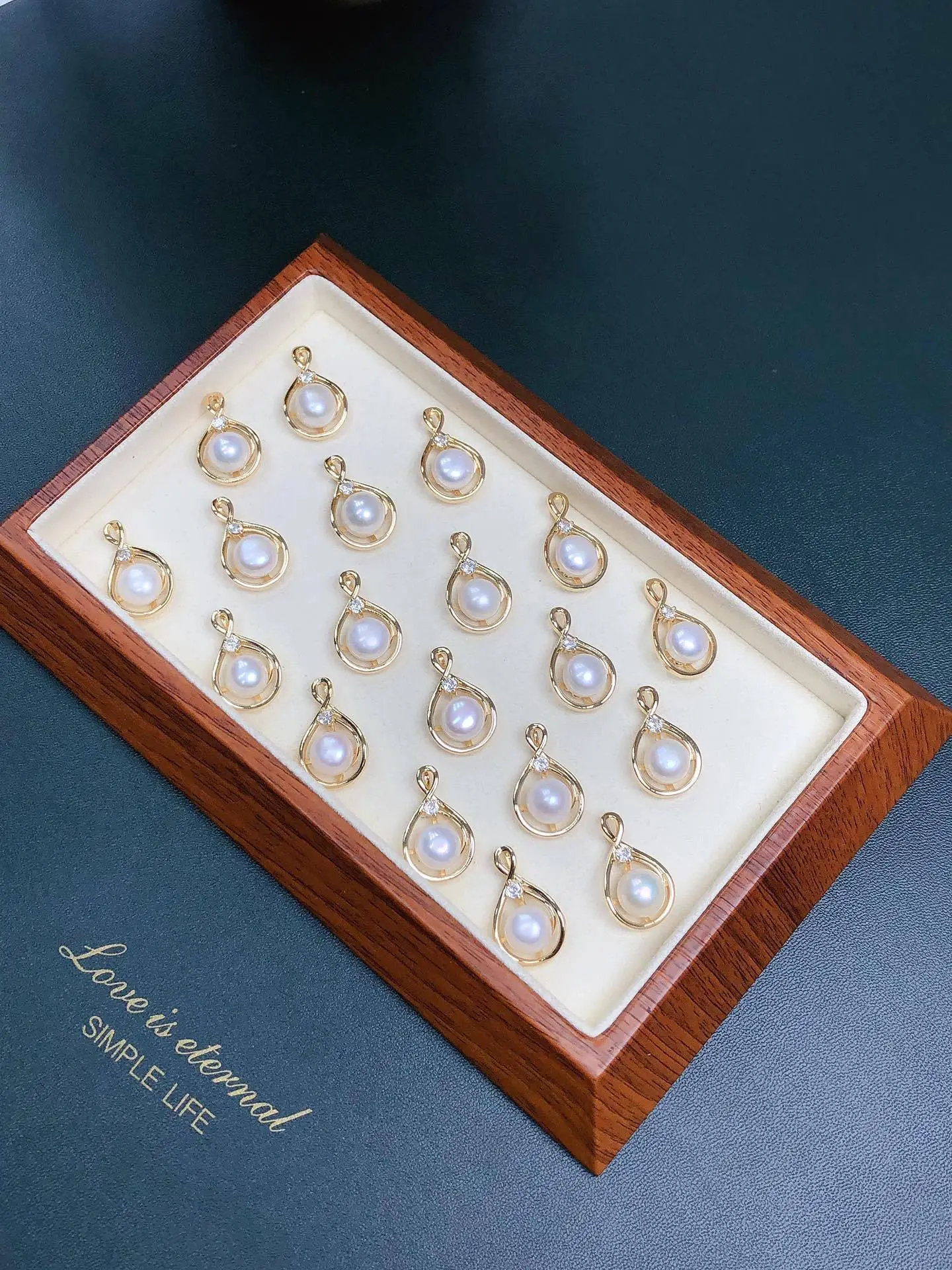 Freshwater Pearl Clavicle Chain for Women - Image 2