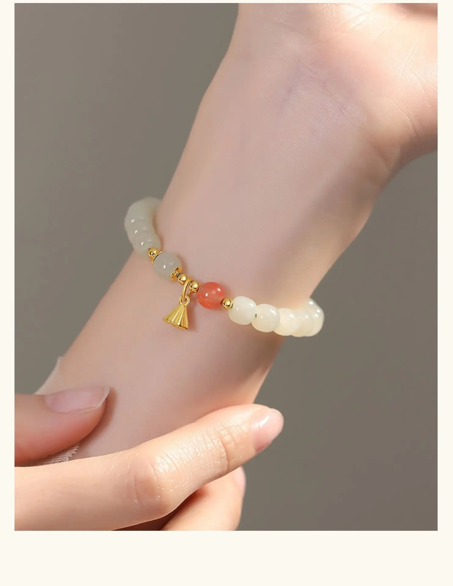 Guan Yu Jade Bracelet with Salt Pearl Pendant — feature 21