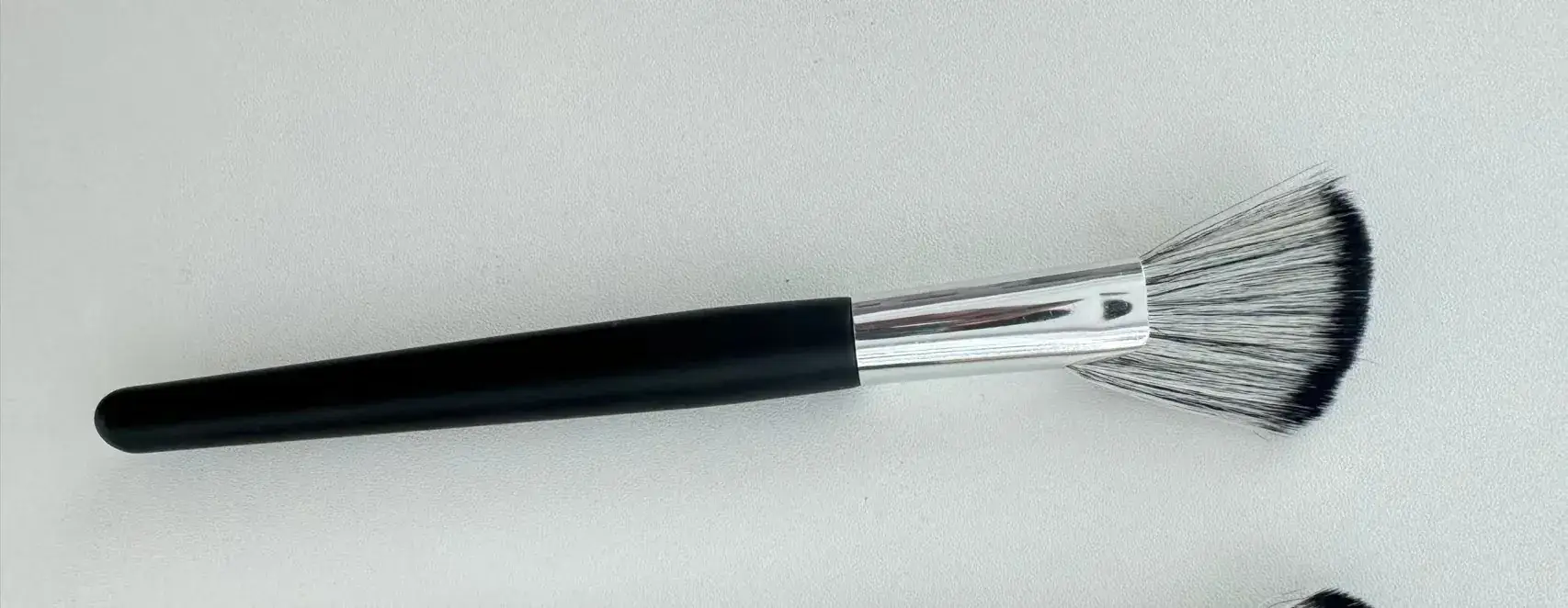 Nose Silhouette Brush with Gold Handle - Image 3