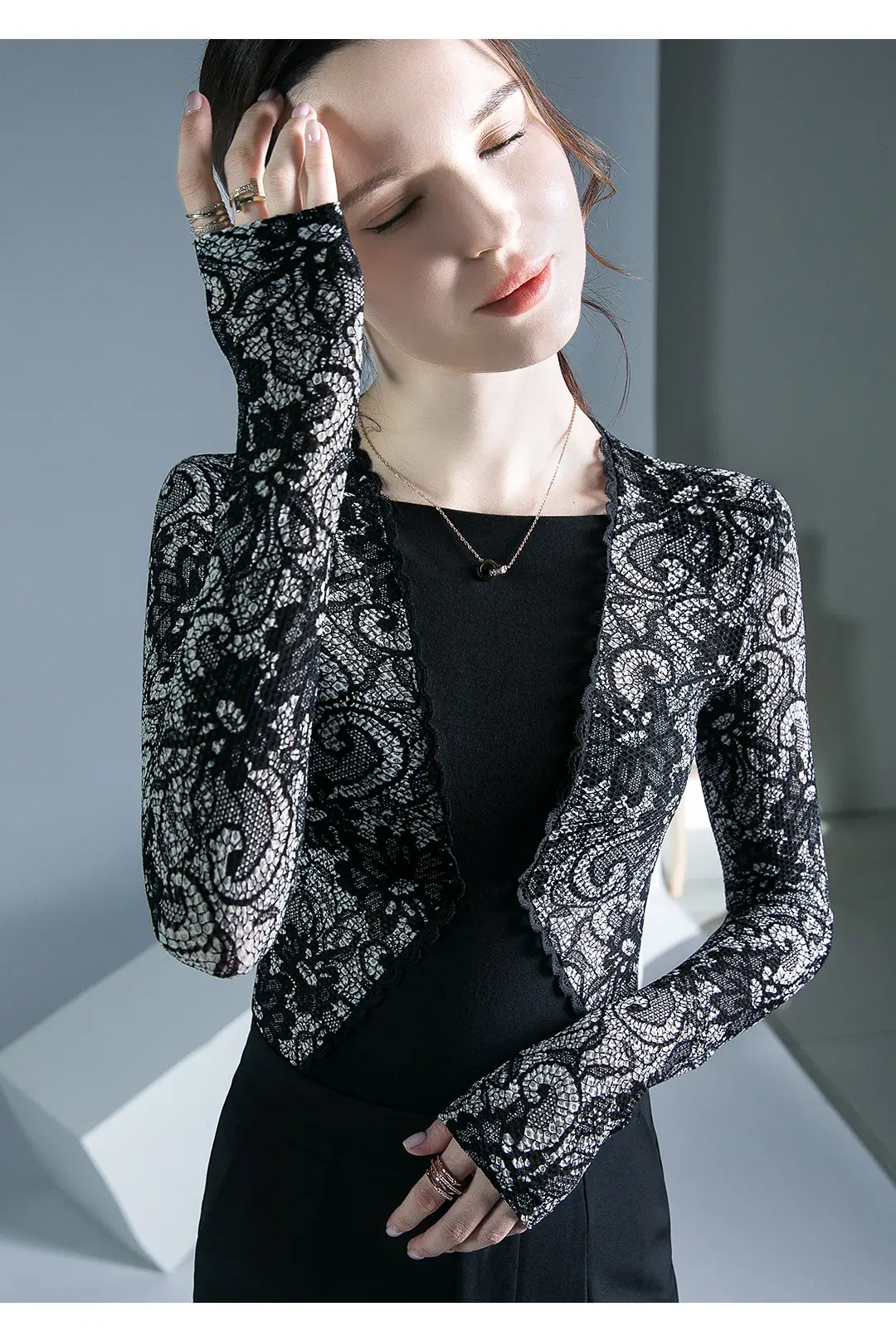 Lace Stitching Top Black Autumn Winter Inner Shirt — feature 5