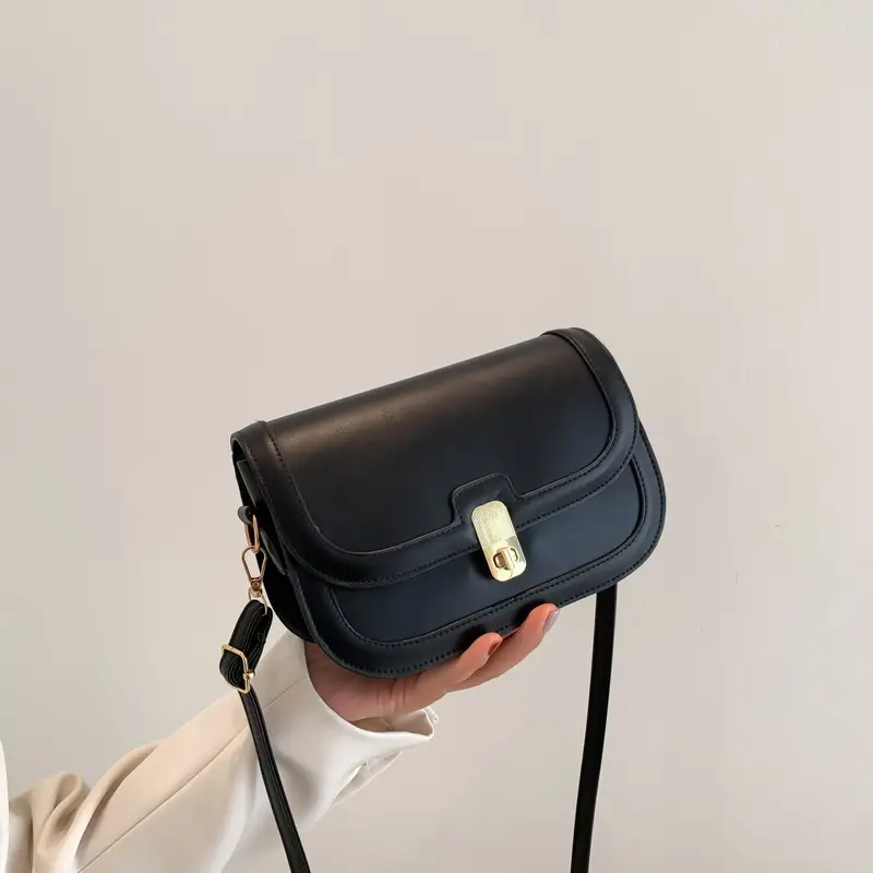 Red Retro Textured Women's Shoulder Bag 2026 - Image 2