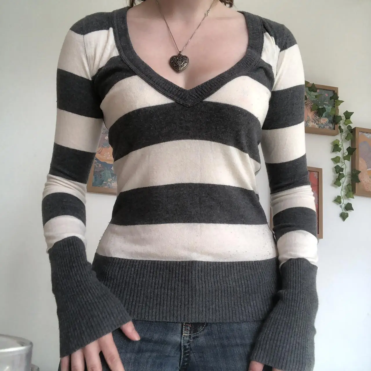 Women's Stripe V-Neck Slim Fit Sweater — feature 2