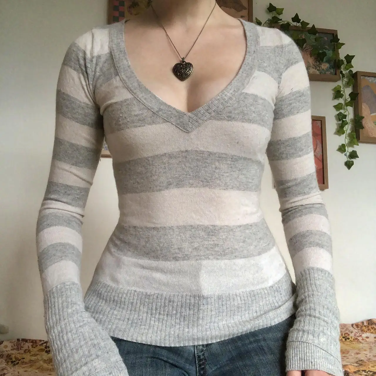 Women's Stripe V-Neck Slim Fit Sweater — feature 5