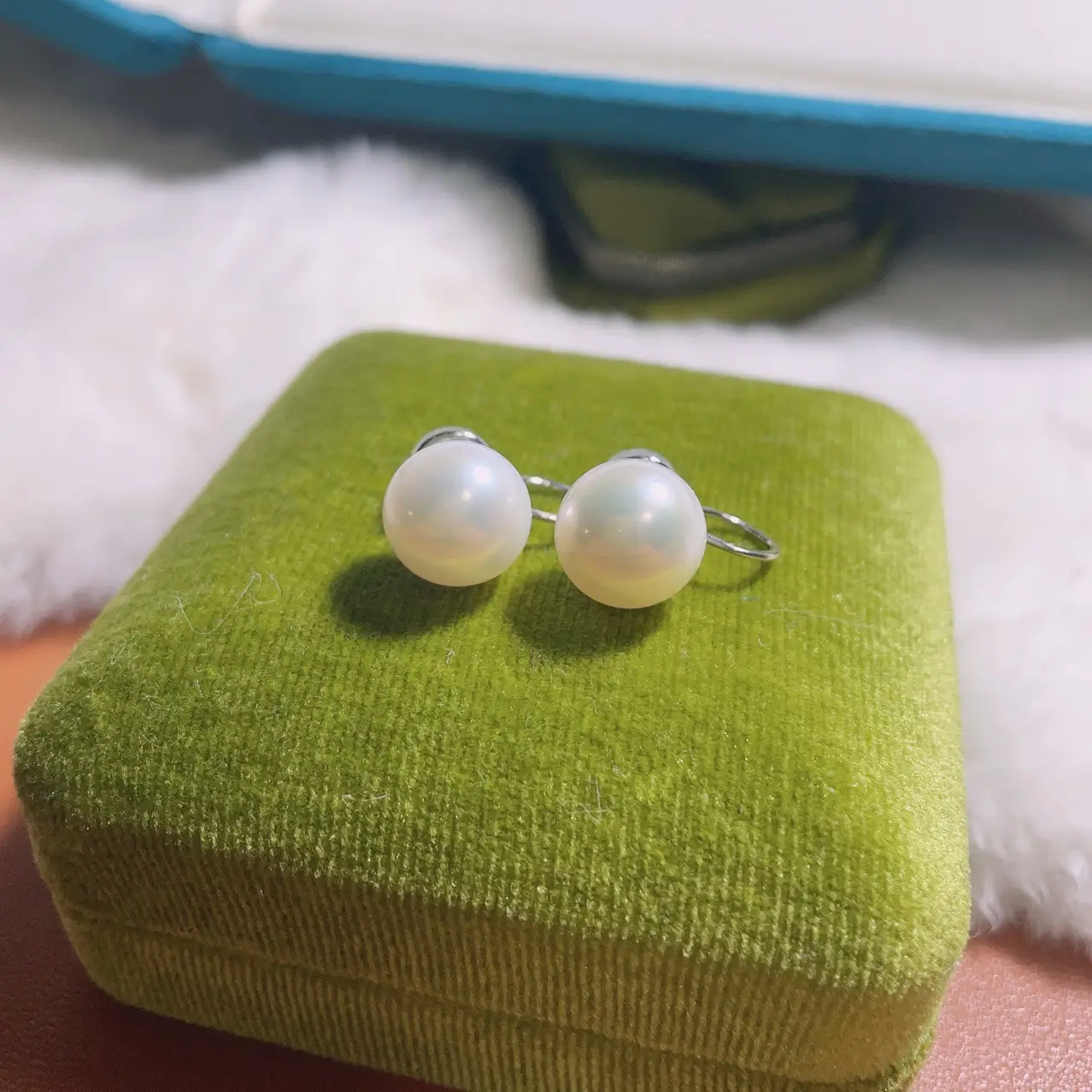 Retro Hong Kong Style Pearl Earrings for Women