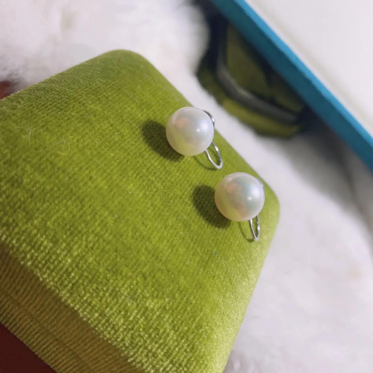 Retro Hong Kong Style Pearl Earrings for Women