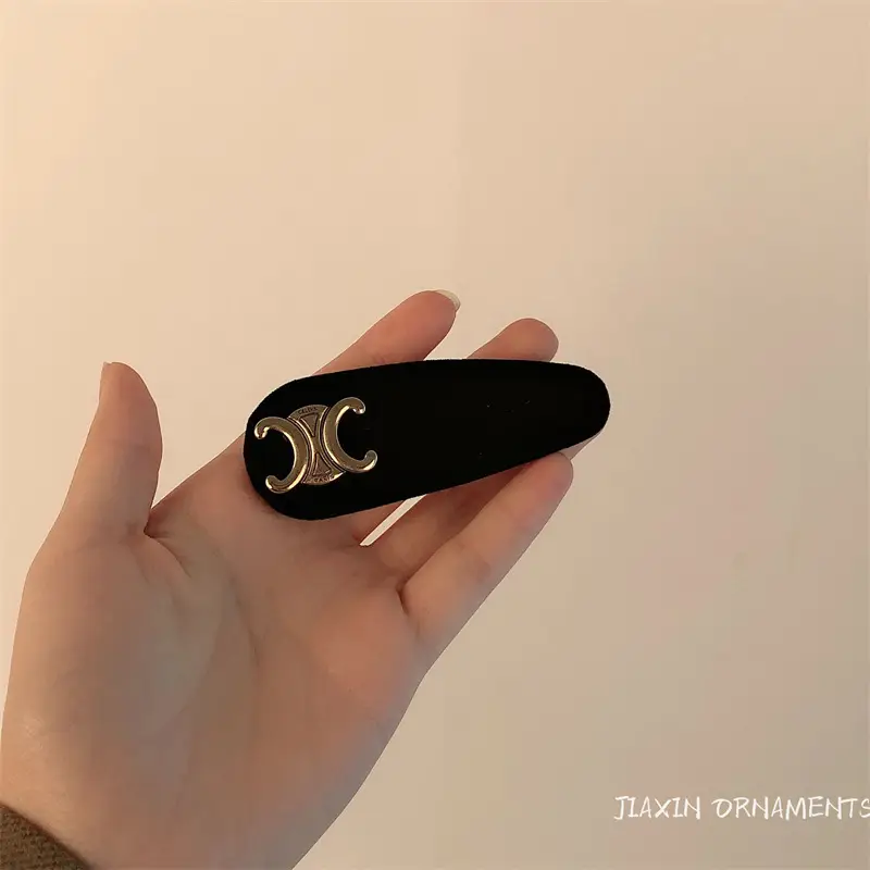 Retro Velvet Headband Women's Autumn Winter Chanel Arc de Triomphe - Image 2