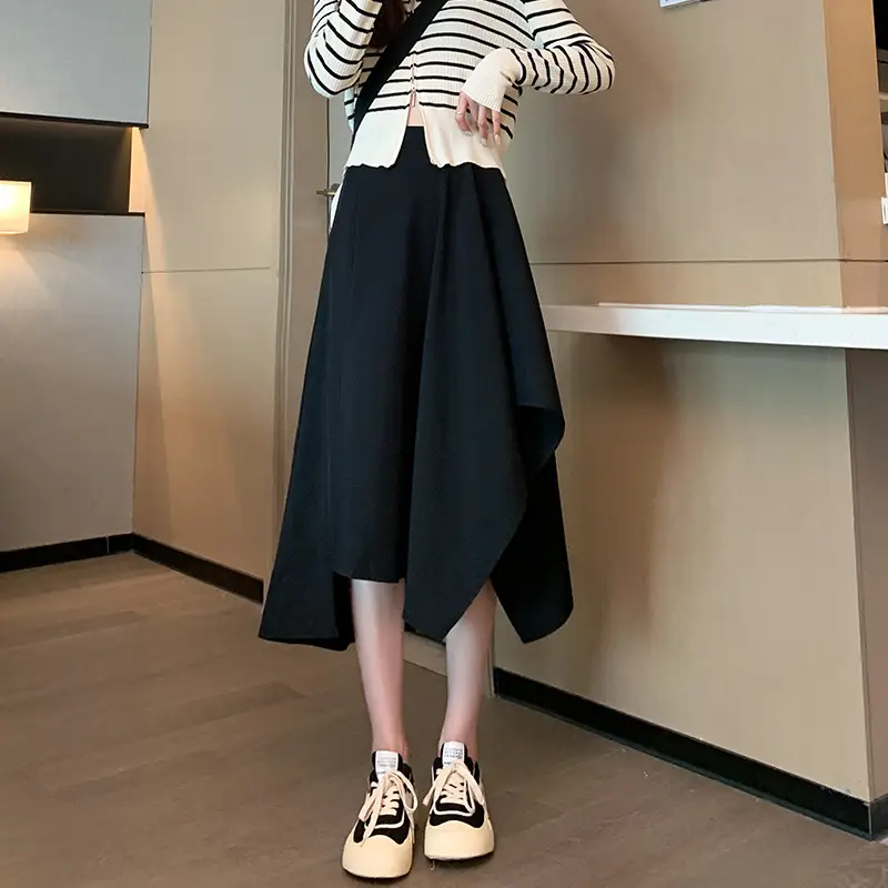 Black [irregular skirt]]