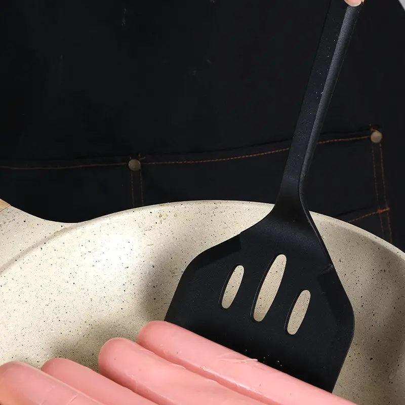 Wooden Handle Silicone Kitchenware 13 Pieces suit Storage Barrel Kitchen Tools Non-stick Cooking Spoon suit