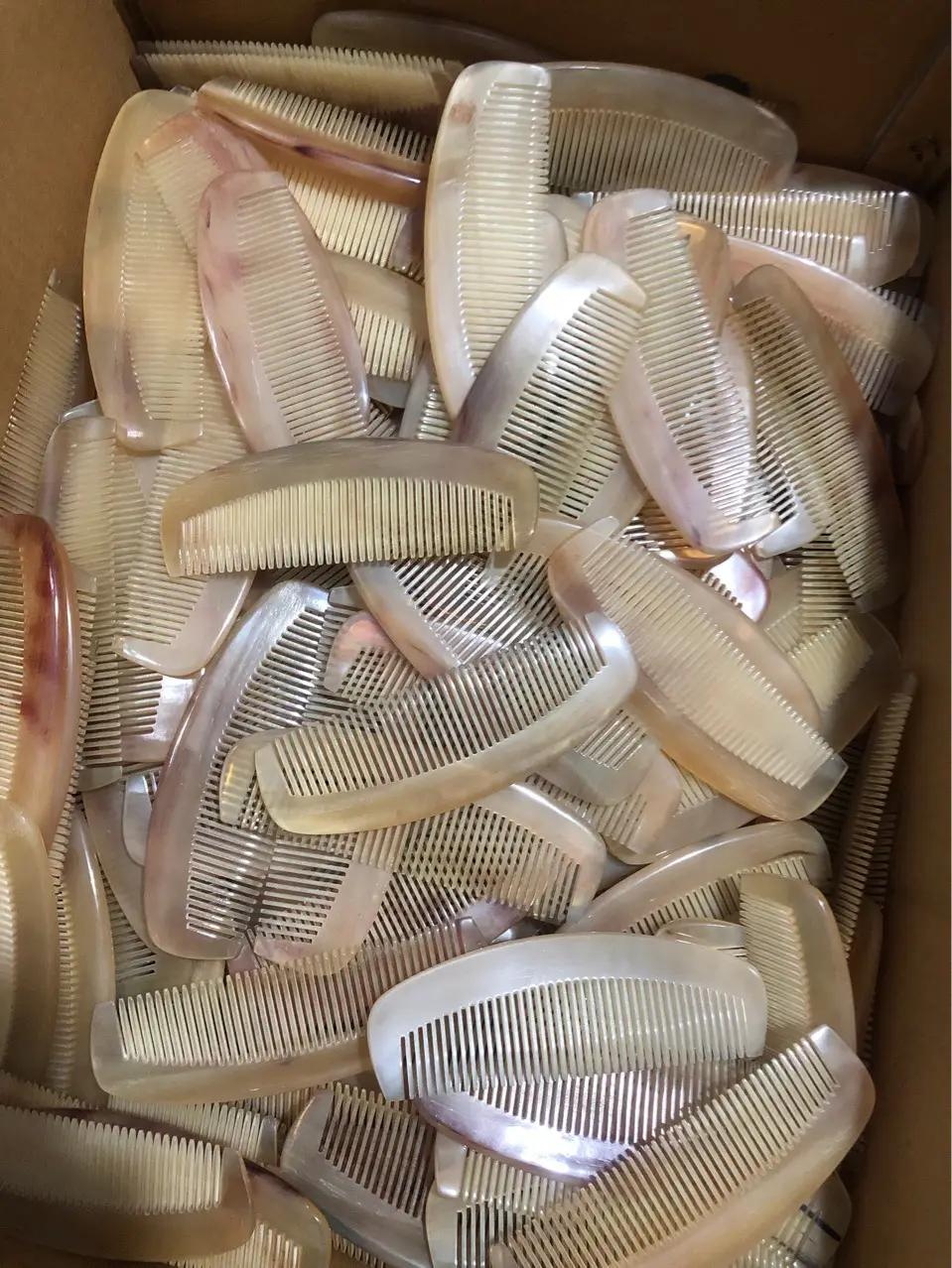 Horn Comb for Hair Styling and Massage — feature 2