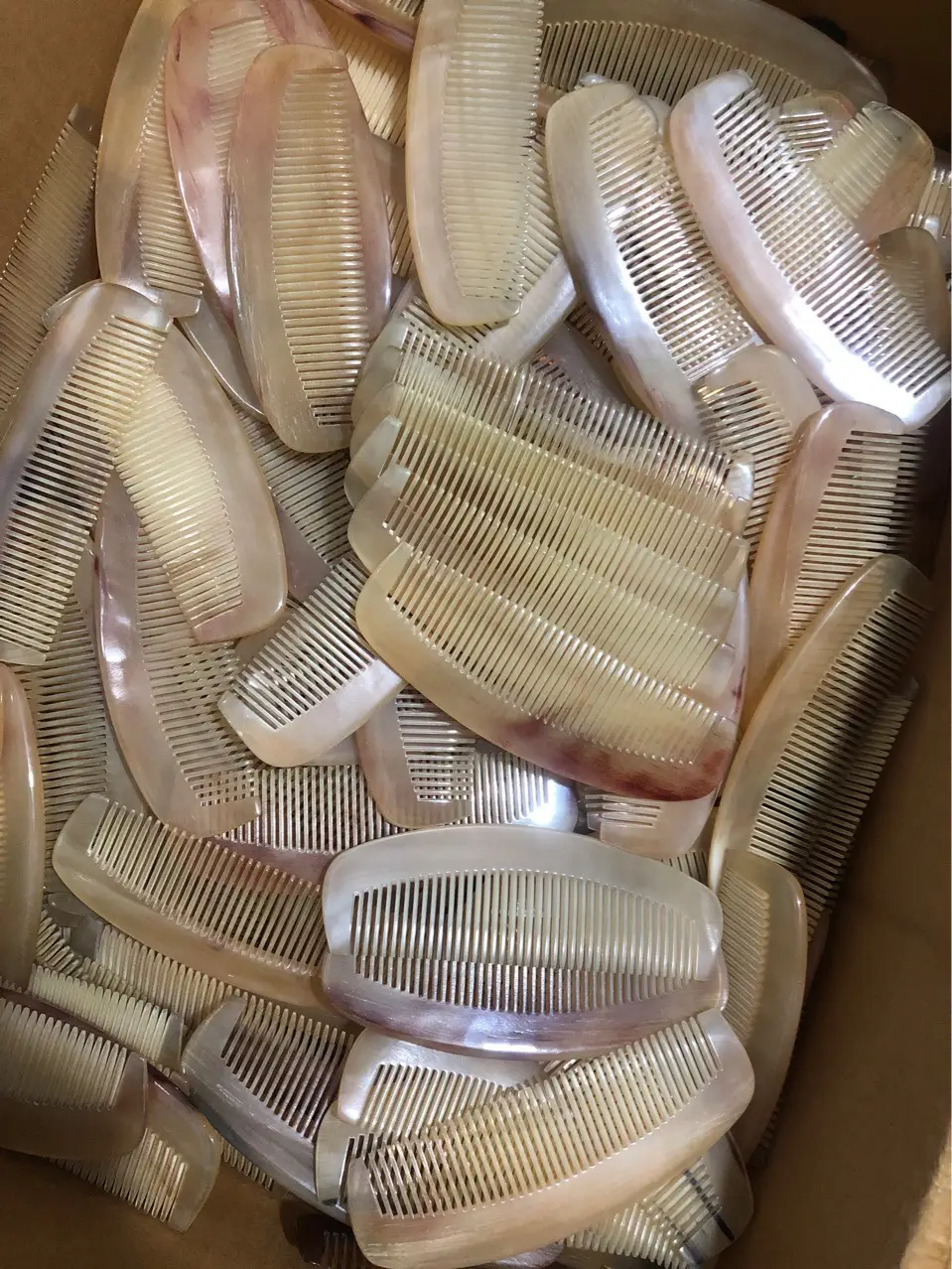 Horn Comb for Hair Styling and Massage — feature 4
